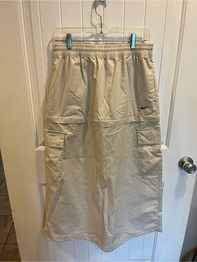 Nike Cream Convertible Cargo Skirt with Elastic Waistband Size S Sporty Chic EUC